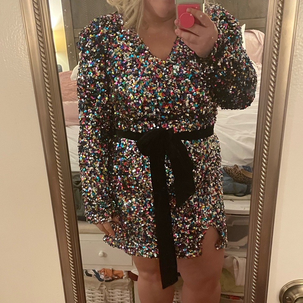Long sleeve sequin mini dress with black velvet tie